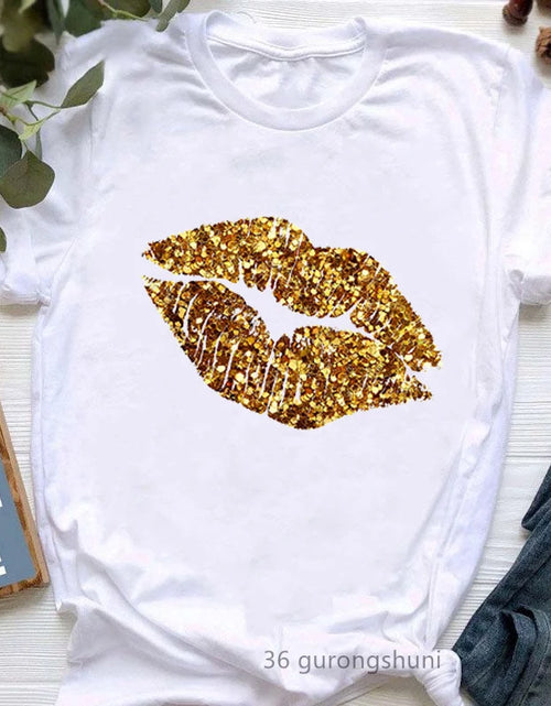 Load image into Gallery viewer, Diva Lipstick Print T-Shirt

