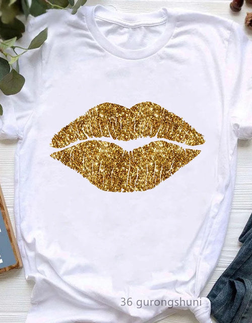 Load image into Gallery viewer, Diva Lipstick Print T-Shirt
